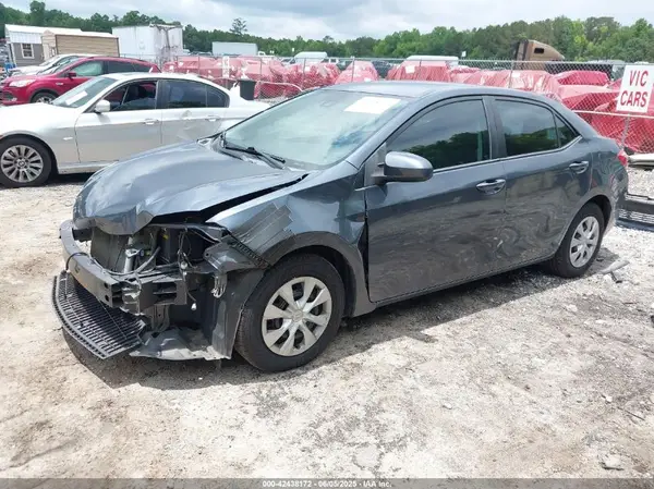 2T1BPRHE9JC033644 2018 TOYOTA COROLLA - Image 2