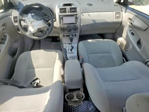 2T1BU4EE9DC117595 2018 TOYOTA COROLLA - Image 8