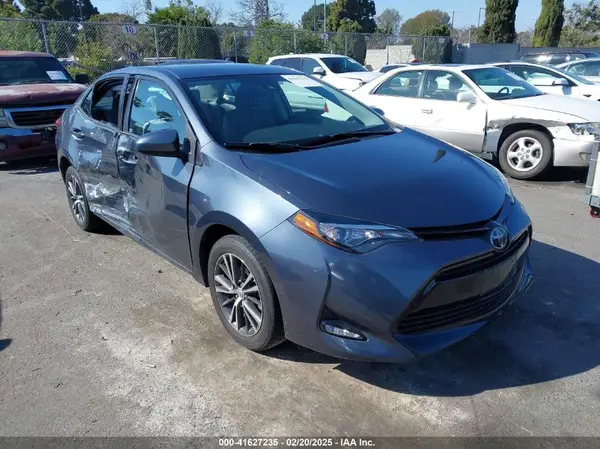 2T1BURHE0HC757077 2017 TOYOTA COROLLA - Image 1