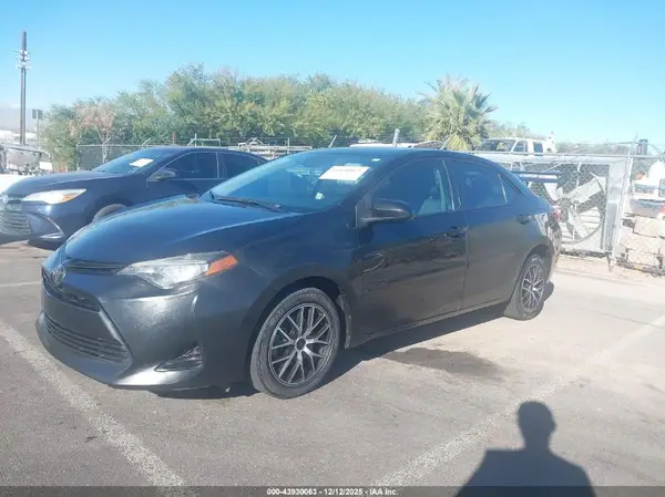 2T1BURHE0HC806097 2017 TOYOTA COROLLA - Image 2