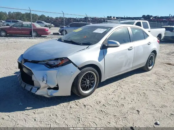 2T1BURHE0HC806147 2017 TOYOTA COROLLA - Image 2