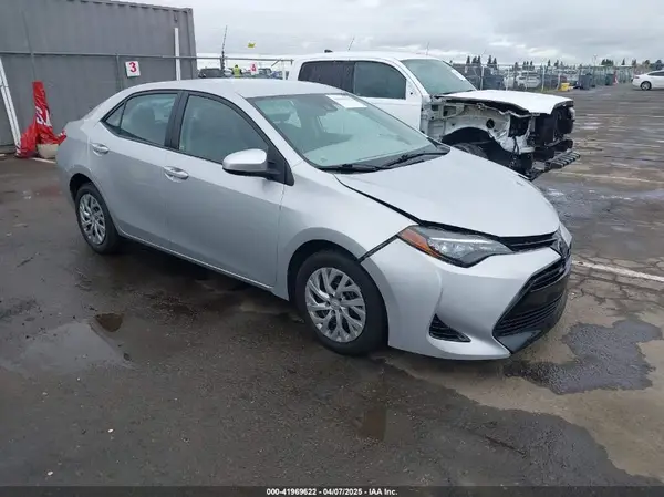 2T1BURHE0HC806441 2017 TOYOTA COROLLA - Image 1