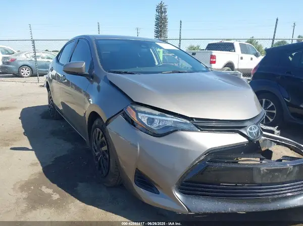 2T1BURHE0HC807086 2017 TOYOTA COROLLA - Image 1