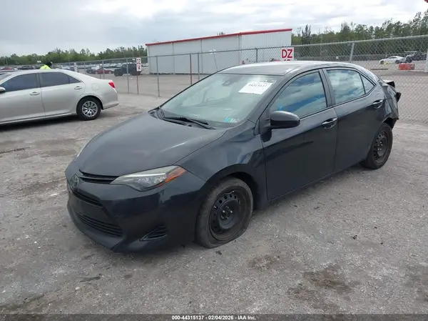 2T1BURHE0HC808948 2017 TOYOTA COROLLA - Image 2