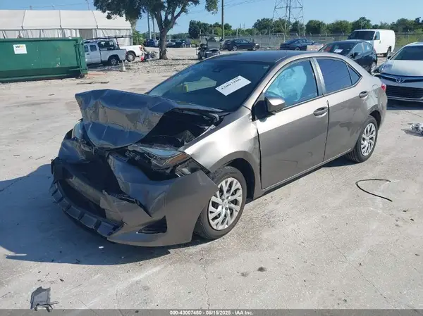 2T1BURHE0HC828617 2017 TOYOTA COROLLA - Image 2