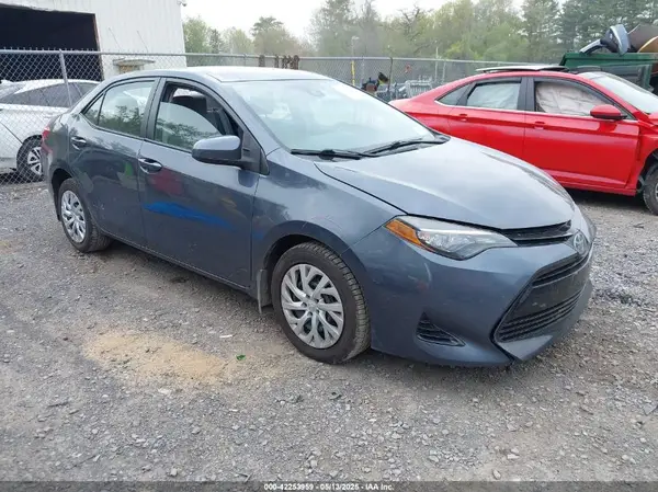 2T1BURHE0HC831744 2017 TOYOTA COROLLA - Image 1