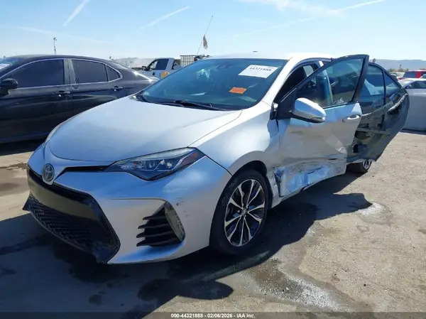 2T1BURHE0HC853923 2017 TOYOTA COROLLA - Image 2