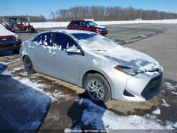2T1BURHE0HC854084 2017 TOYOTA COROLLA - Image 1