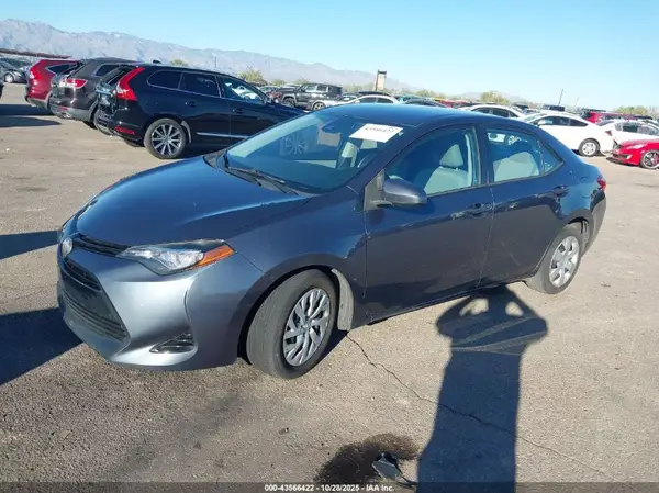 2T1BURHE0HC858135 2017 TOYOTA COROLLA - Image 2