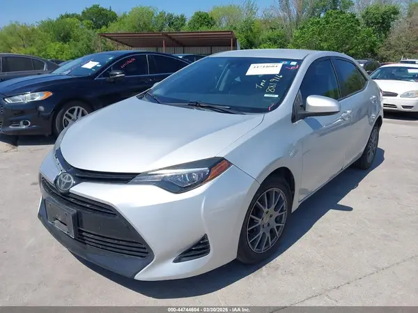 2T1BURHE0HC881916 2017 TOYOTA COROLLA - Image 2