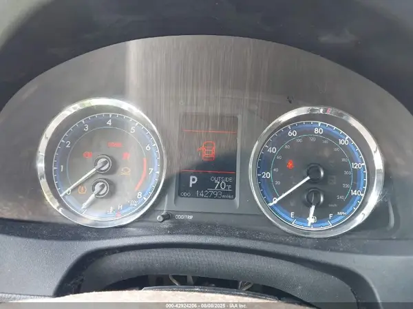 2T1BURHE0HC909407 2017 TOYOTA COROLLA - Image 2