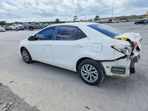2T1BURHE0HC925378 2017 TOYOTA COROLLA - Image 2