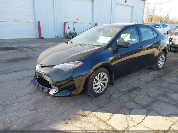 2T1BURHE0HC945887 2017 TOYOTA COROLLA - Image 2