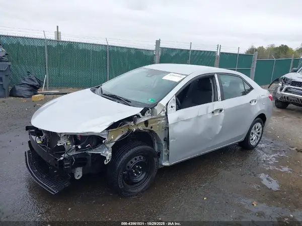 2T1BURHE0HC963693 2017 TOYOTA COROLLA - Image 2