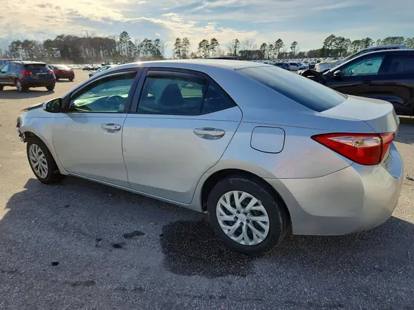 2T1BURHE0JC006146 2018 TOYOTA COROLLA - Image 2