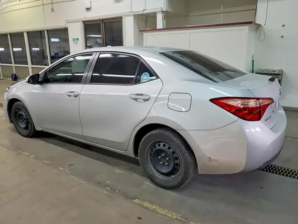 2T1BURHE0JC011024 2018 TOYOTA COROLLA - Image 2