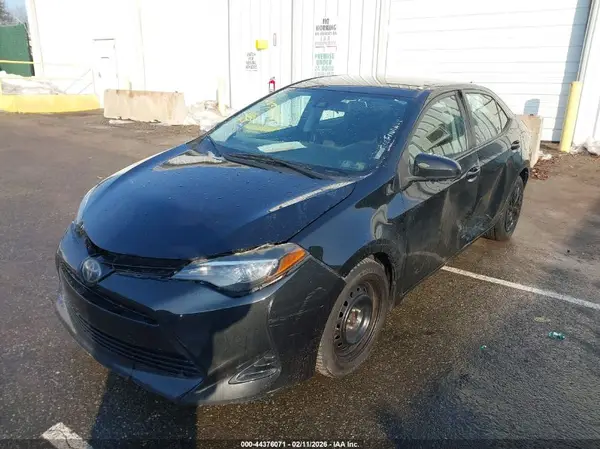 2T1BURHE0JC013100 2018 TOYOTA COROLLA - Image 2