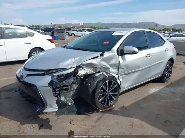 2T1BURHE0JC013419 2018 TOYOTA COROLLA - Image 2