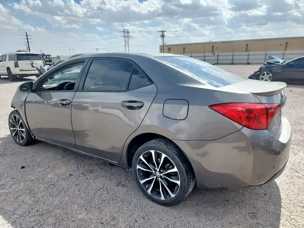 2T1BURHE0JC016692 2018 TOYOTA COROLLA - Image 2