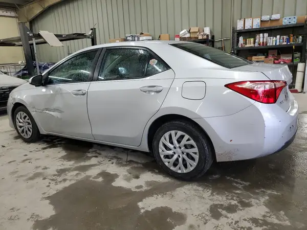 2T1BURHE0JC020421 2018 TOYOTA COROLLA - Image 2