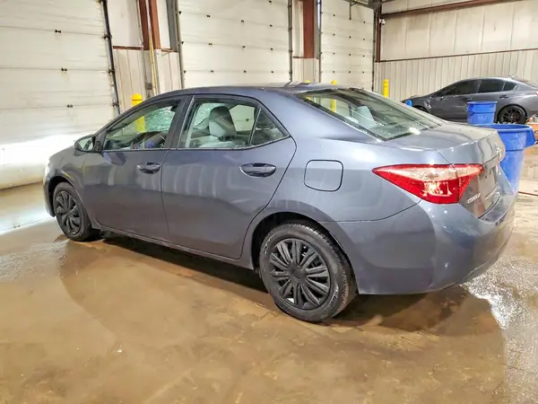 2T1BURHE0JC026185 2018 TOYOTA COROLLA - Image 2