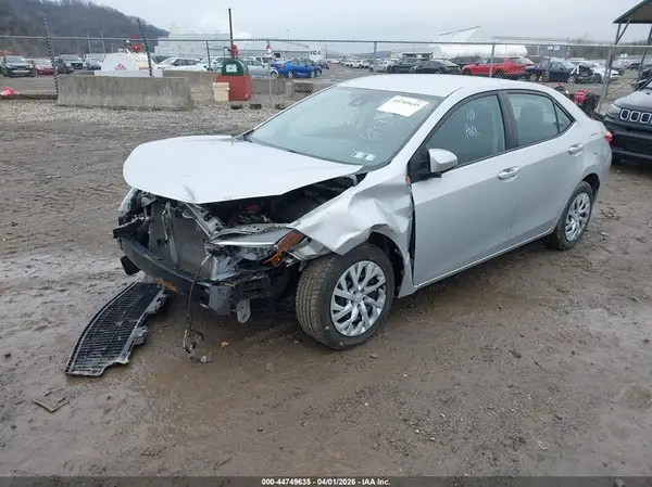 2T1BURHE0JC028194 2018 TOYOTA COROLLA - Image 2