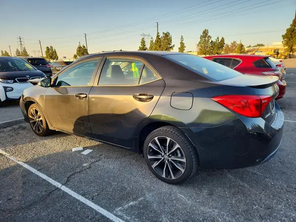 2T1BURHE0JC034139 2018 TOYOTA COROLLA - Image 2