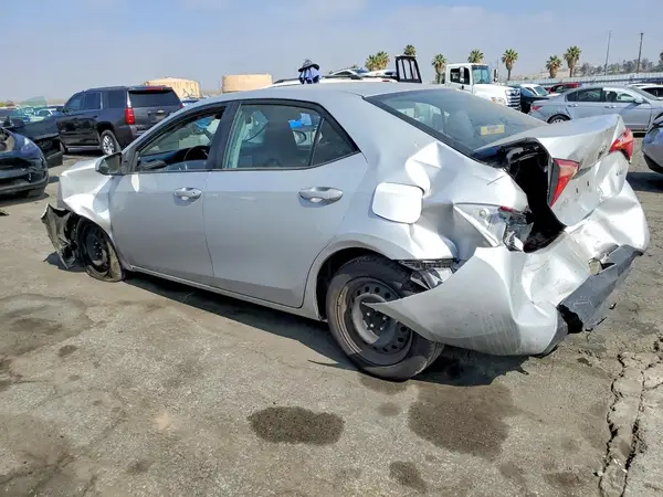 2T1BURHE0JC037963 2018 TOYOTA COROLLA - Image 2