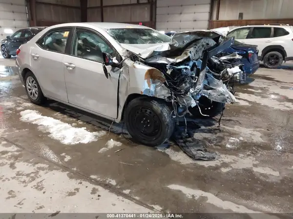 2T1BURHE0JC042497 2018 TOYOTA COROLLA - Image 1