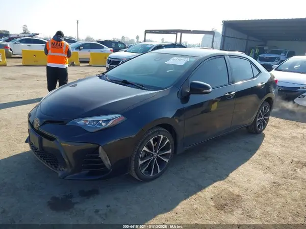 2T1BURHE0JC042970 2018 TOYOTA COROLLA - Image 2