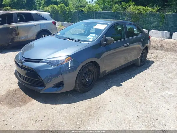 2T1BURHE0JC043598 2018 TOYOTA COROLLA - Image 2