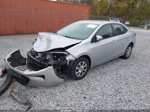 2T1BURHE0JC043679 2018 TOYOTA COROLLA - Image 2