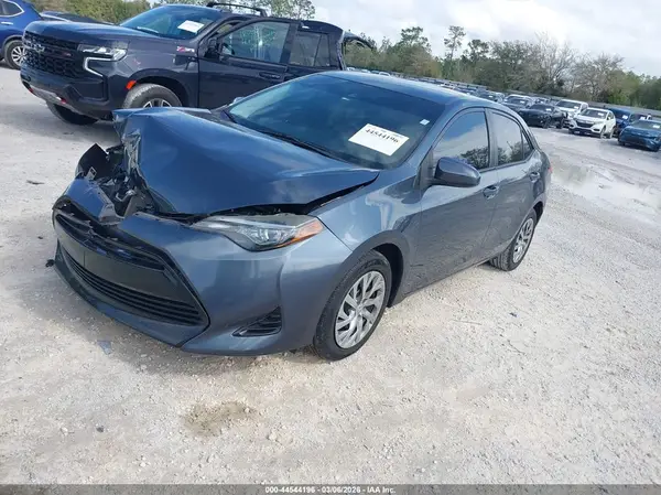 2T1BURHE0JC045447 2018 TOYOTA COROLLA - Image 2