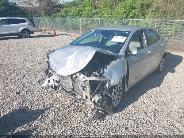 2T1BURHE0JC045528 2018 TOYOTA COROLLA - Image 2