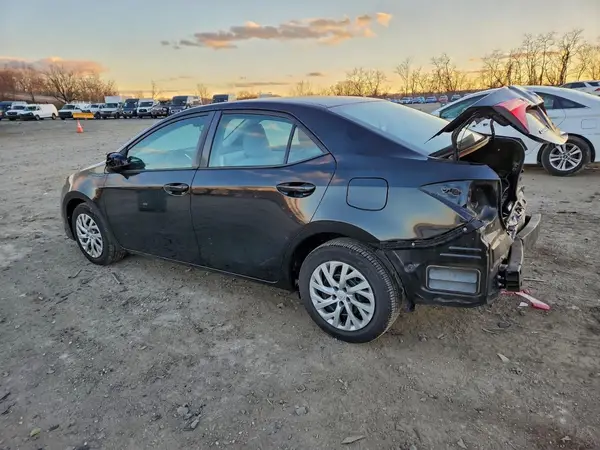 2T1BURHE0JC045884 2018 TOYOTA COROLLA - Image 2