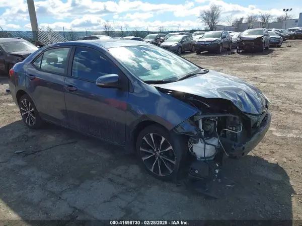2T1BURHE0JC052320 2018 TOYOTA COROLLA - Image 1