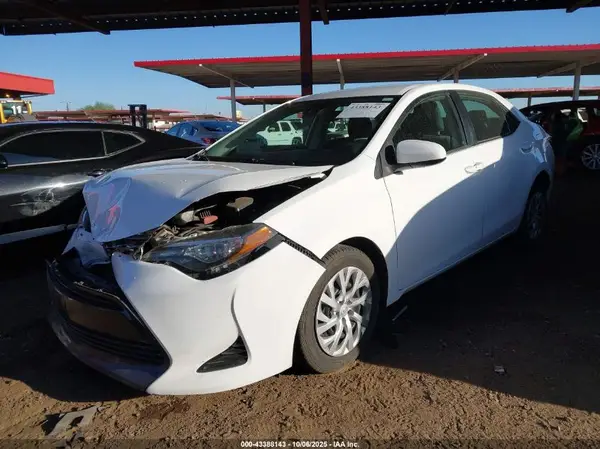 2T1BURHE0JC052608 2018 TOYOTA COROLLA - Image 2