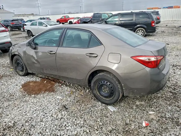 2T1BURHE0JC055010 2018 TOYOTA COROLLA - Image 2