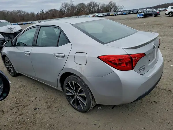 2T1BURHE0JC059638 2018 TOYOTA COROLLA - Image 2