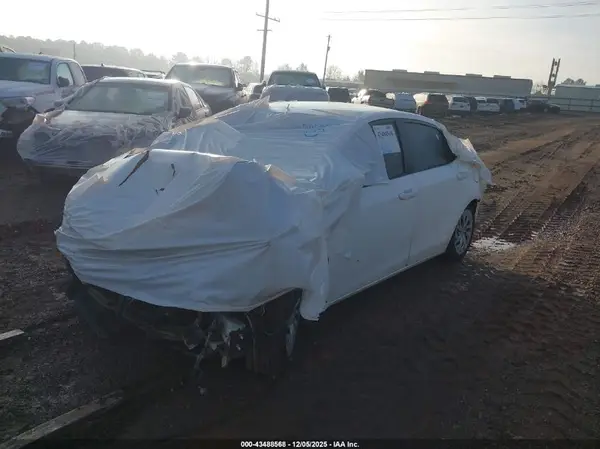 2T1BURHE0JC064564 2018 TOYOTA COROLLA - Image 2