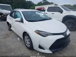 2T1BURHE0JC067061 2018 TOYOTA COROLLA