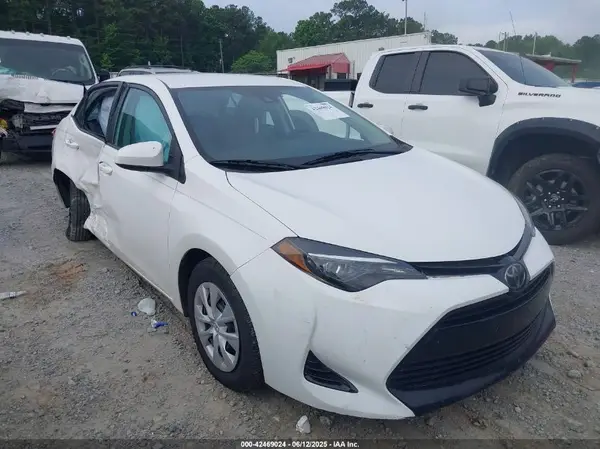 2T1BURHE0JC067061 2018 TOYOTA COROLLA - Image 1