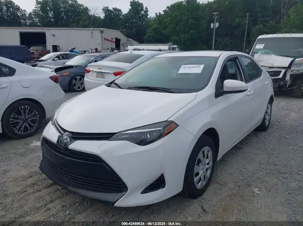2T1BURHE0JC067061 2018 TOYOTA COROLLA - Image 2