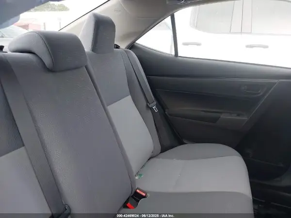 2T1BURHE0JC067061 2018 TOYOTA COROLLA - Image 8