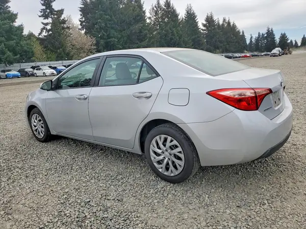 2T1BURHE0JC067285 2018 TOYOTA COROLLA - Image 2