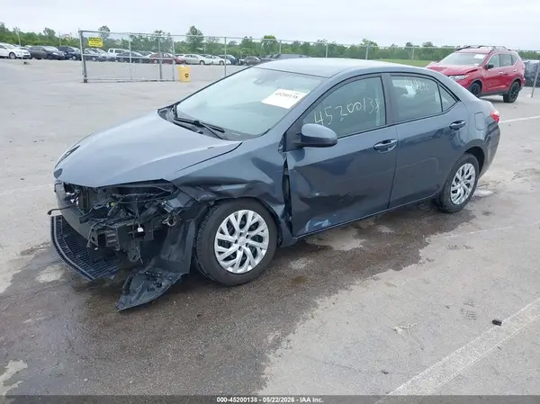 2T1BURHE0JC067500 2018 TOYOTA COROLLA - Image 2