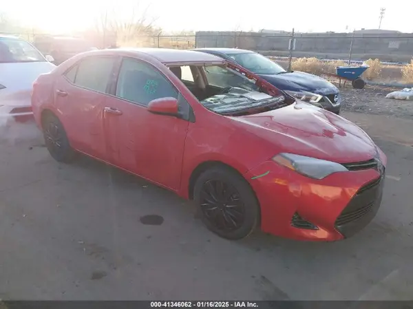 2T1BURHE0JC068288 2018 TOYOTA COROLLA - Image 1