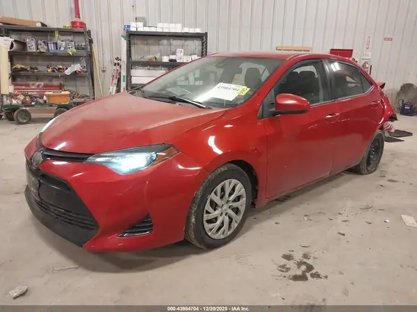 2T1BURHE0JC068890 2018 TOYOTA COROLLA - Image 2