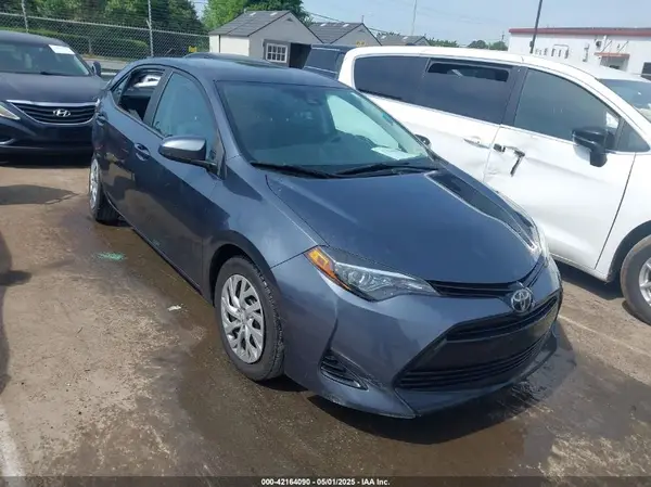 2T1BURHE0JC069246 2018 TOYOTA COROLLA - Image 1