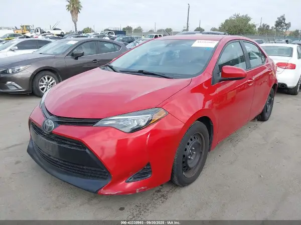 2T1BURHE0JC070543 2018 TOYOTA COROLLA - Image 2